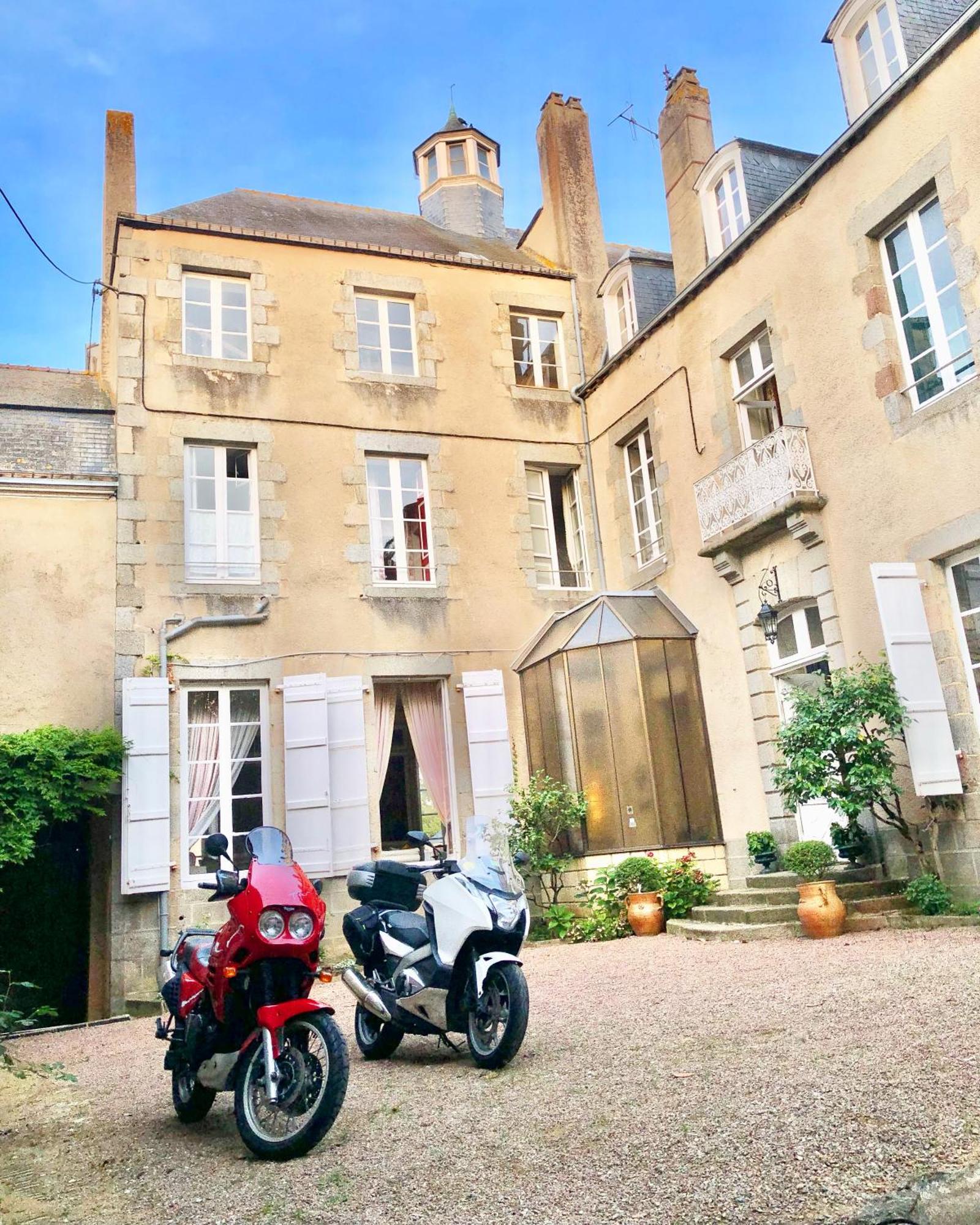 L'Hotel De Herce Chambre D'Hote Mayenne Eksteriør billede